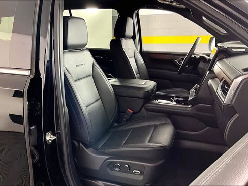 Used 2025 GMC Yukon Denali AWD/4WD image 9