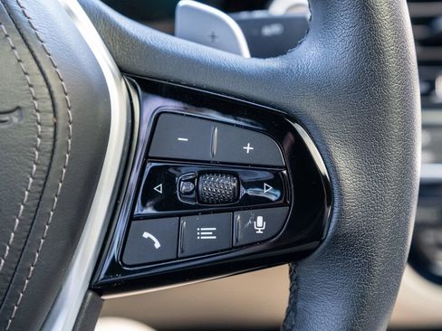 Used 2022 BMW 530i w/ Executive Package image 25