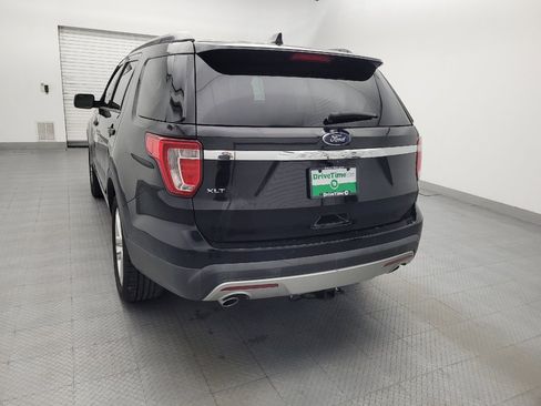 Used 2017 Ford Explorer XLT w/ Equipment Group 202A FWD image 6