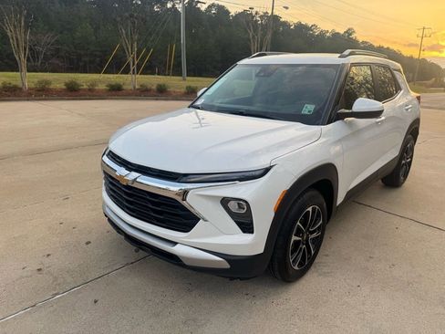 New 2026 Chevrolet TrailBlazer LT w/ LT Cold Weather Package FWD image 10