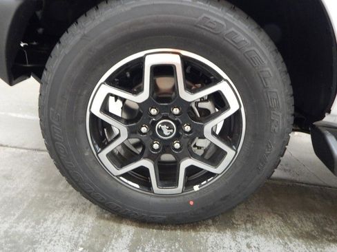 New 2025 Ford Bronco Outer Banks image 11