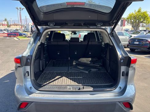 Used 2022 Toyota Highlander LE FWD image 10