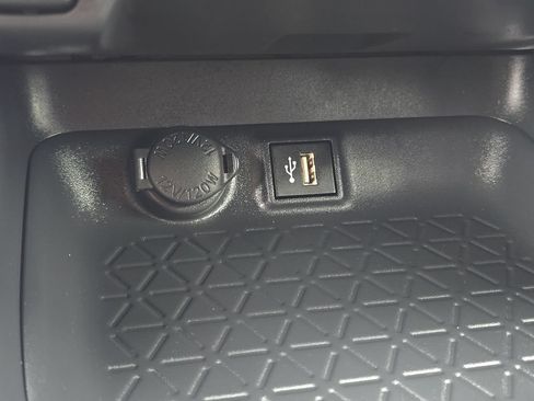 Used 2025 Toyota RAV4 XLE AWD/4WD image 26
