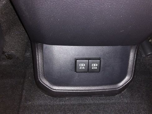 Used 2020 Toyota Highlander XLE image 44