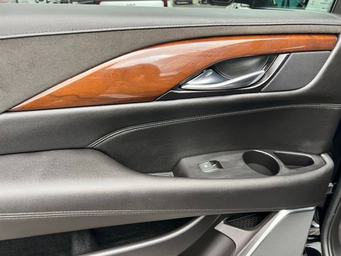 Used 2020 Cadillac Escalade ESV Luxury w/ Escalade Sport Edition image 52