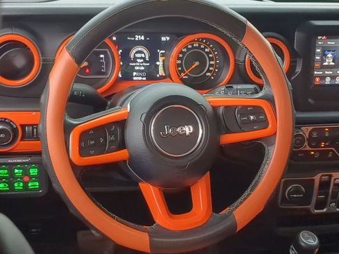 Used 2019 Jeep Wrangler Unlimited Sahara w/ Cold Weather Group AWD/4WD image 22