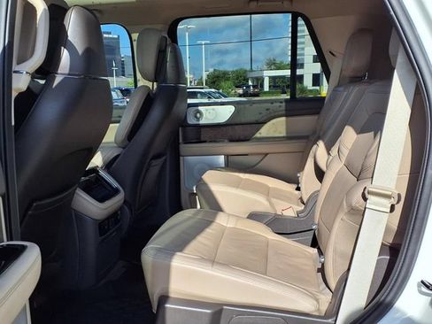 Certified 2023 Lincoln Navigator Reserve RWD image 5