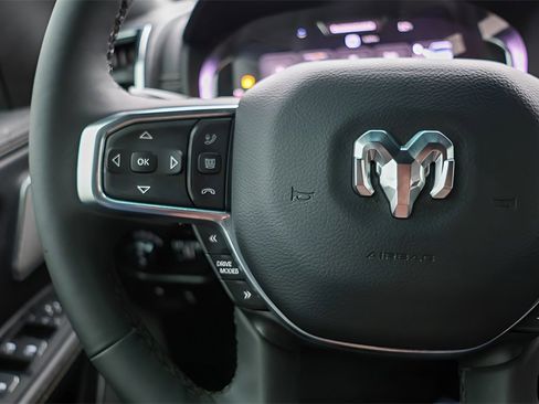 Used 2025 RAM 1500 Laramie image 14