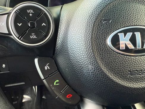 Used 2016 Kia Soul FWD image 27