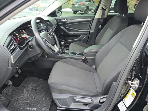 Used 2020 Volkswagen Jetta S image 4