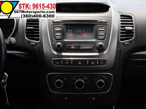 Used 2015 Kia Sorento LX AWD/4WD image 17