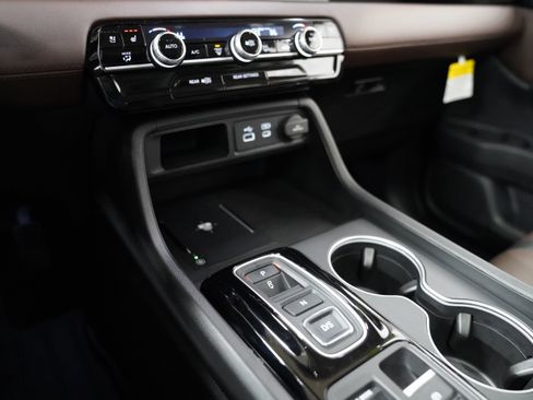 Used 2025 Honda Pilot Elite image 30