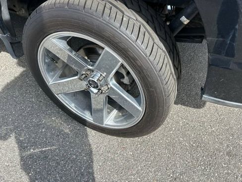 Used 2022 Ford F150 Lariat image 2