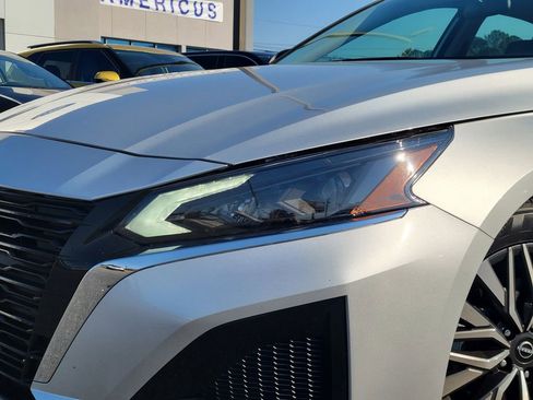 Used 2024 Nissan Altima 2.5 SV image 9