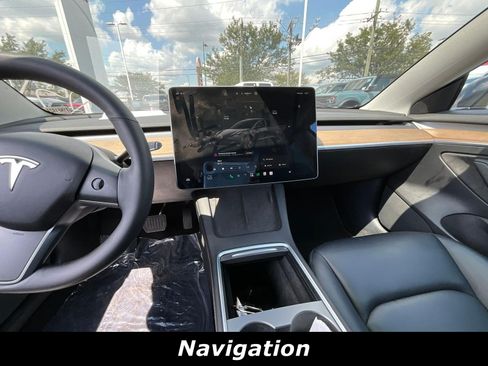 Used 2022 Tesla Model 3 Long Range AWD/4WD image 9