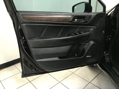 Used 2019 Subaru Outback 2.5i Limited w/ Popular Package #2 AWD/4WD image 8