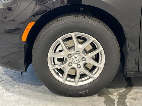 New 2025 Chrysler Pacifica Select image 11