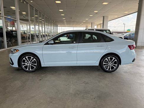 Used 2026 Volkswagen Jetta Sport FWD image 2