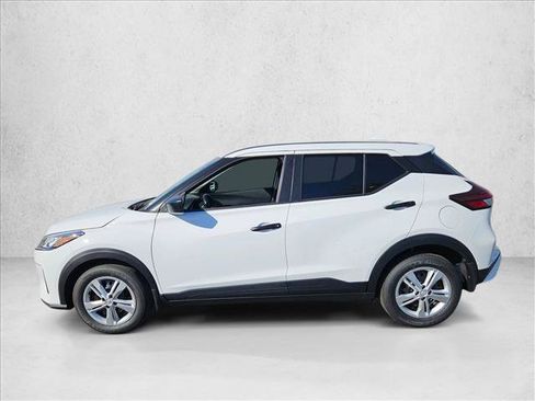 New 2025 Nissan Kicks Play S w/ Interior Electronics Package FWD image 5
