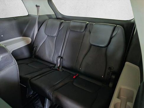 Used 2022 Kia Carnival EX FWD image 20