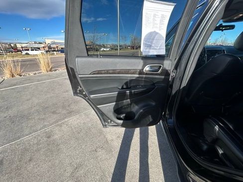 Used 2012 Jeep Grand Cherokee Laredo w/ Laredo E Group image 20