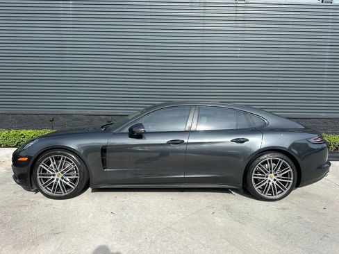 Used 2018 Porsche Panamera image 2