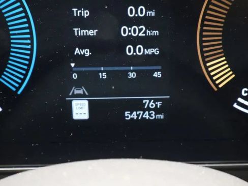 Used 2024 Hyundai Kona SEL FWD image 29