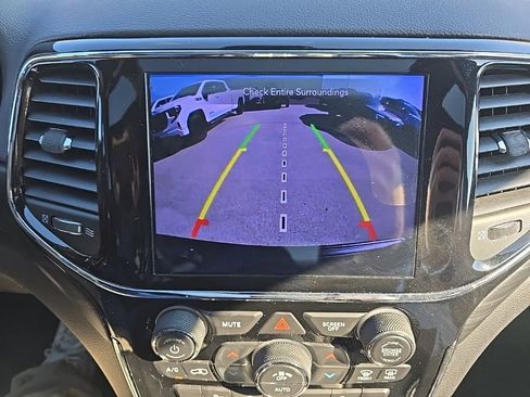 Used 2019 Jeep Grand Cherokee Altitude AWD/4WD image 25