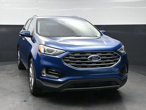 Used 2020 Ford Edge Titanium w/ Class II Trailer Tow Package AWD/4WD image 2