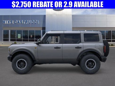 New 2025 Ford Bronco Badlands image 3