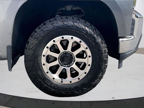 Used 2021 Chevrolet Silverado 1500 LT image 34