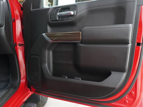 Used 2020 Chevrolet Silverado 1500 LT Trail Boss image 9