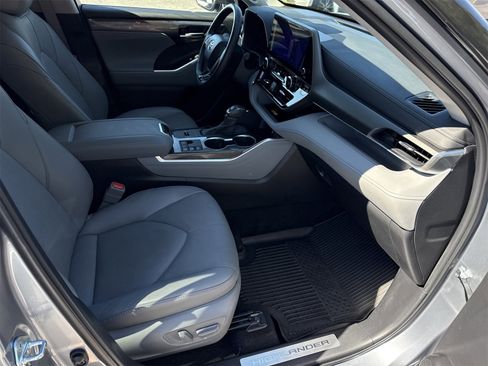 Used 2023 Toyota Highlander Limited image 36