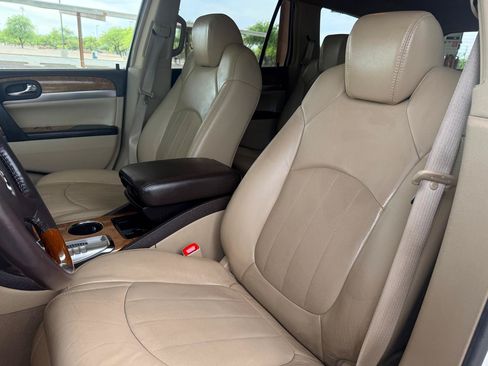 Used 2008 Buick Enclave CXL w/ Entertainment Package #3 FWD image 9