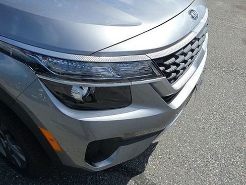 Used 2021 Kia Seltos LX AWD/4WD image 3
