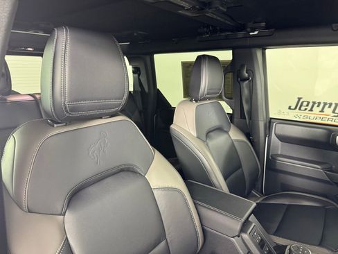 Used 2025 Ford Bronco Outer Banks image 39