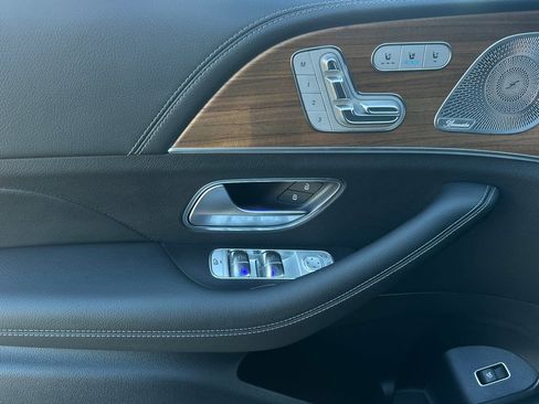New 2025 Mercedes-Benz GLS 580 4MATIC image 22