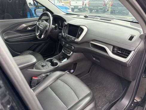 Used 2022 GMC Terrain SLT w/ Elevation Edition image 11