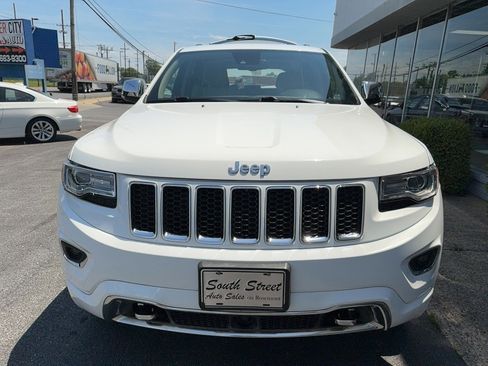 Used 2014 Jeep Grand Cherokee Overland w/ Advanced Technology Group AWD/4WD image 36