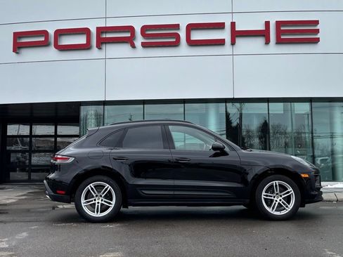 Certified 2026 Porsche Macan AWD/4WD image 42