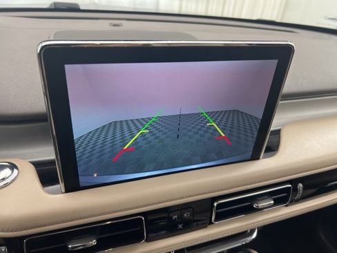 Certified 2022 Lincoln Aviator AWD w/ Premium Package image 18