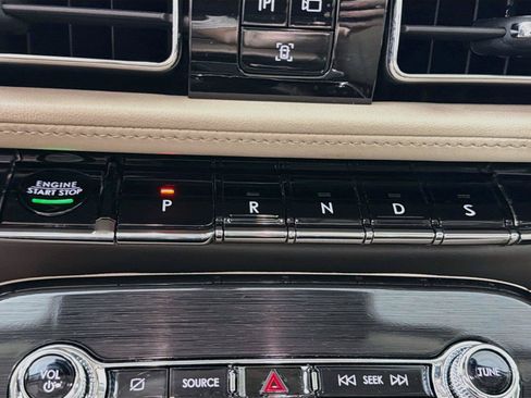 Used 2023 Lincoln Nautilus Reserve AWD/4WD image 17