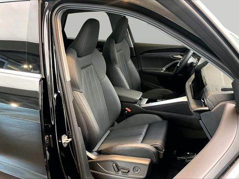 Certified 2025 Audi Q5 Premium Plus AWD/4WD image 8