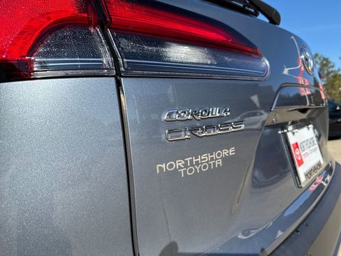 Certified 2023 Toyota Corolla Cross XLE image 5