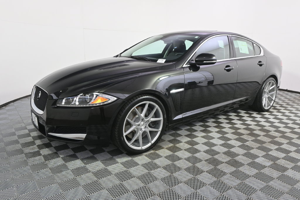 Used 2014 Jaguar XF Supercharged RWD image 2