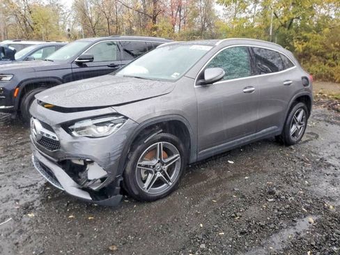 Used 2023 Mercedes-Benz GLA 250 4MATIC image 2