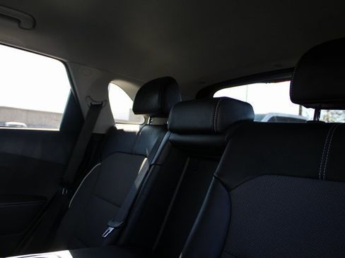 Certified 2022 Kia Niro EX w/ Cold Weather Package image 16