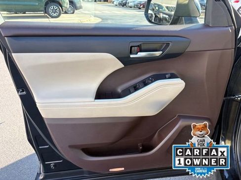 Used 2022 Toyota Highlander XLE image 23