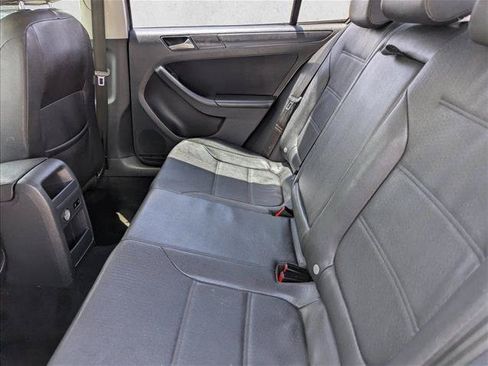 Used 2012 Volkswagen Jetta SE FWD image 25
