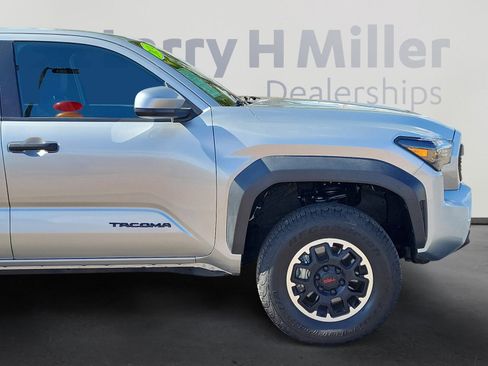 Used 2024 Toyota Tacoma TRD Off-Road image 8